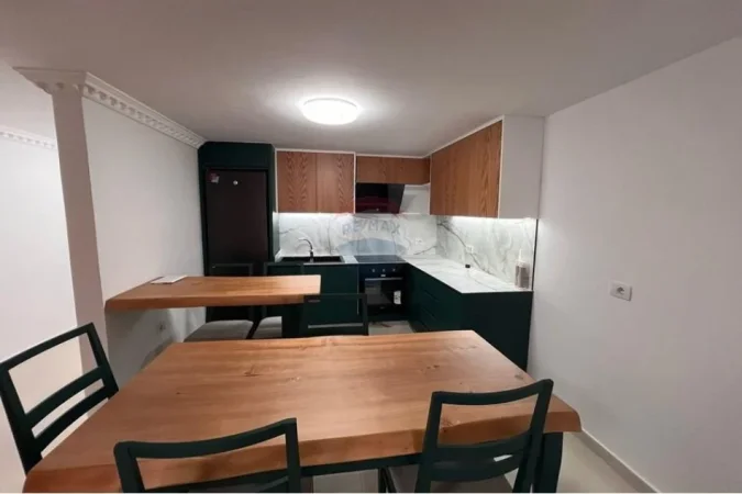 Tirane, jepet me qera apartament duplex 2+1+Aneks+Ballkon , 103 m² 800 € (Kodra e Diellit)