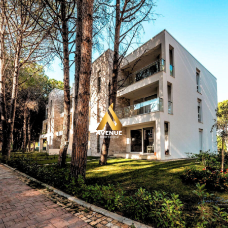 Green and White Minimalist House for Sale Facebook Post - 2025-10-03T145324.114.png