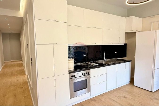 Tirane, jepet me qera apartament 2+1+Aneks+Ballkon , 79 m² 550 € (Brryli)
