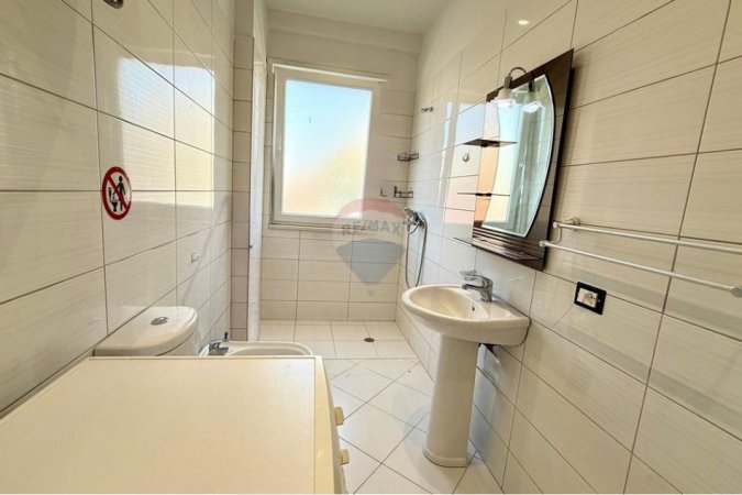 Tirane, jepet me qera apartament 2+1+Aneks+Ballkon , 79 m² 550 € (Brryli)