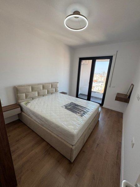 Tirane, jepet me qera 1+1 , 800 € (komuna e parisit)