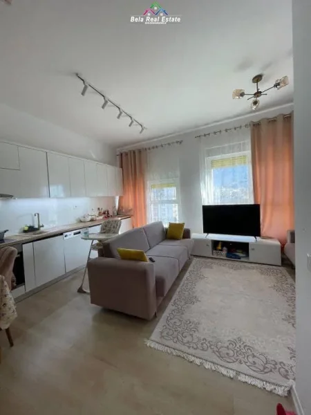 Tirane, jepet me qera apartament 2+1 Kati 5, 90 m² 500 € (Ali Demi)