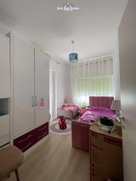 Tirane, jepet me qera apartament 2+1 Kati 5, 90 m² 500 € (Ali Demi)