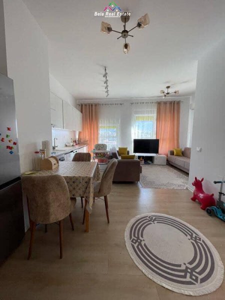 Tirane, jepet me qera apartament 2+1 Kati 5, 90 m² 500 € (Ali Demi)