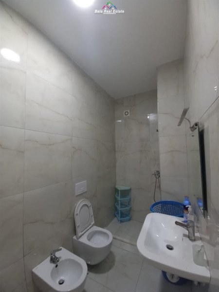 Tirane, jepet me qera apartament 2+1 Kati 5, 90 m² 500 € (Ali Demi)