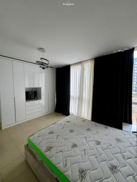 Tirane, jepet me qera apartament 2+1+Ballkon Kati 1, 95 m² 650 € (bulevardi i ri)
