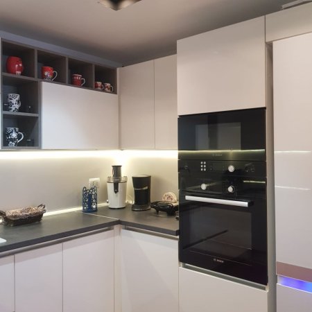 Tirane, jap me qera apartament 2+1+Ballkon Kati 2, 110 m² 1.000 € (mine peza)