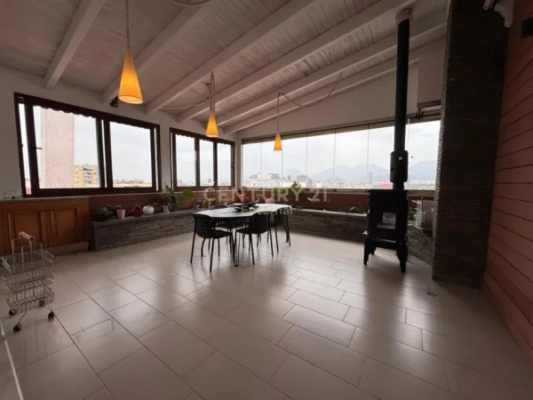 Tirane, jepet me qera apartament+verande | Penthouse 2+1+Aneks+Ballkon Kati 8, 310 m² 2.000 € 