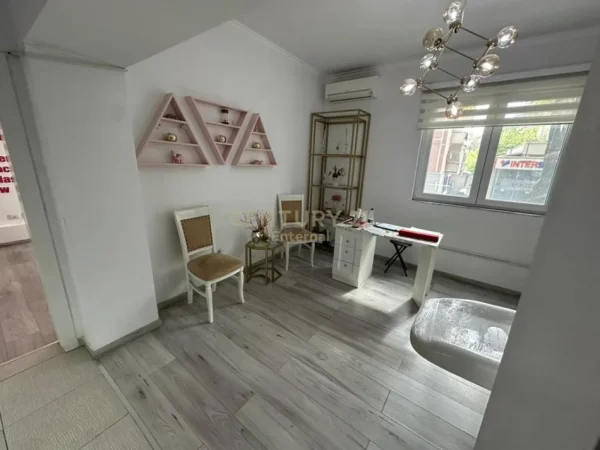 Tirane, jepet me qera zyre Kati 2, 66 m² 800 € 