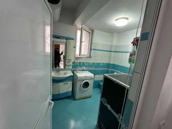 Tirane, jepet me qera zyre Kati 2, 66 m² 800 € 