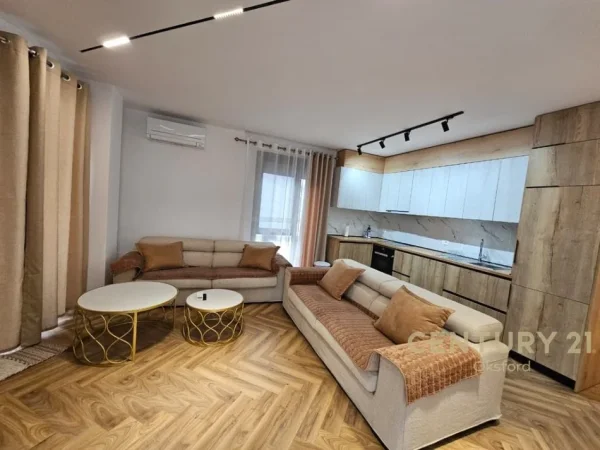 Tirane, jepet me qera apartament 2+1+Aneks+Ballkon Kati 3, 130 m² 1.200 € 