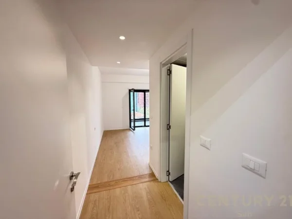 Tirane, jepet me qera zyre Kati 6, 117 m² 1.500 € 