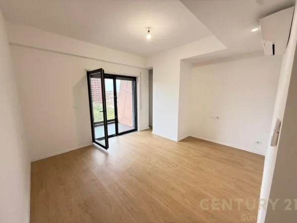 Tirane, jepet me qera zyre Kati 6, 117 m² 1.500 € 