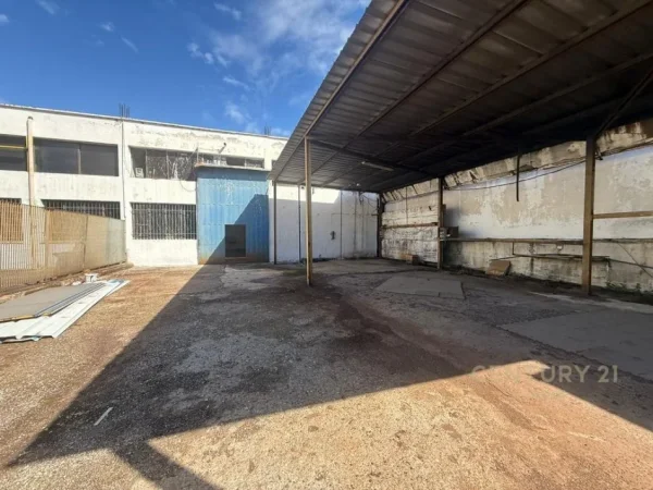 Tirane, shes ambjent biznesi , 2.121 m² 1.200.000 € 