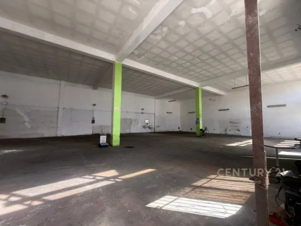 Tirane, shes ambjent biznesi , 2.121 m² 1.200.000 € 