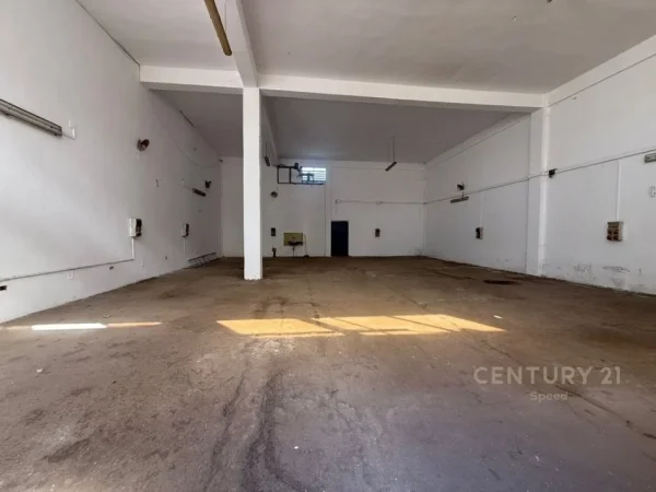 Tirane, shes ambjent biznesi , 2.121 m² 1.200.000 € 