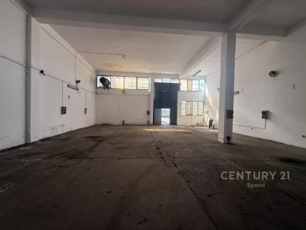 Tirane, shes ambjent biznesi , 2.121 m² 1.200.000 € 