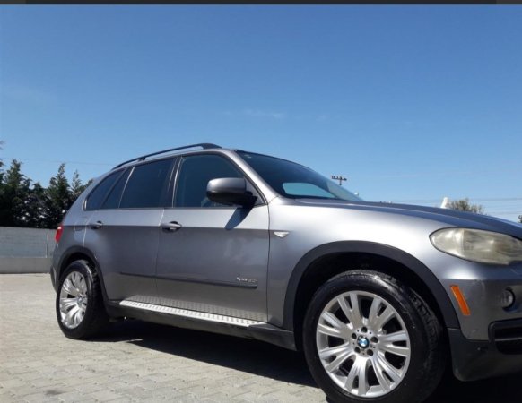 Tirane, shes makine Bmw x5 Benzin+Gaz, gri e erret automatik Klima 220 km 5.900 €