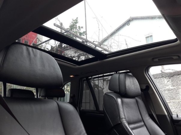 Tirane, shes makine Bmw x5 Benzin+Gaz, gri e erret automatik Klima 220 km 5.900 €