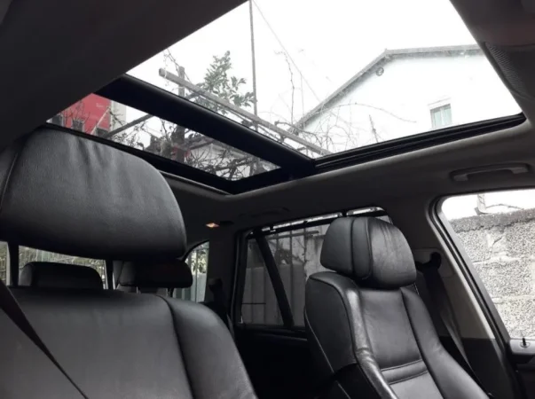 Tirane, shes makine Bmw x5 Benzin+Gaz, gri e erret automatik Klima 220 km 5.900 €