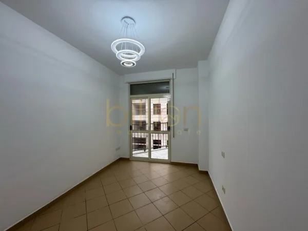 Durres, shitet apartament 2+1 Kati 3, 89 m² 92.500 € (golem /Restorant Shpiragu)