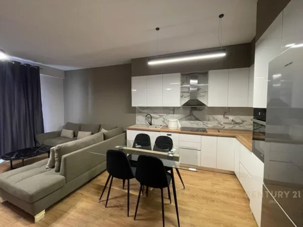 Tirane, jepet me qera apartament 2+1+Aneks+Ballkon Kati 7, 97 m² 850 € 