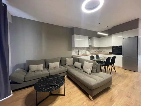 Tirane, jepet me qera apartament 2+1+Aneks+Ballkon Kati 7, 97 m² 850 € 