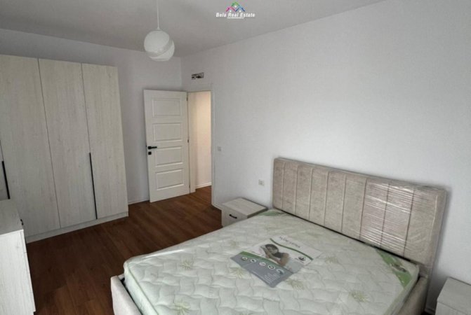 Tirane, jepet me qera apartament 1+1 Kati 7, 65 m² 600 € (Riza Cerova)