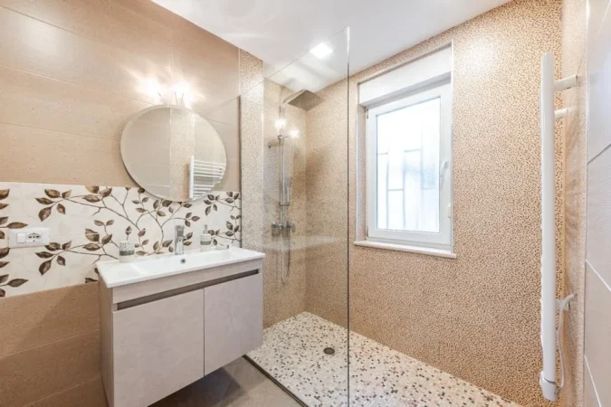 Tirane, jepet me qera apartament 2+1+Ballkon Kati 1, 114 m² 900 € (LIQENI I THATE)