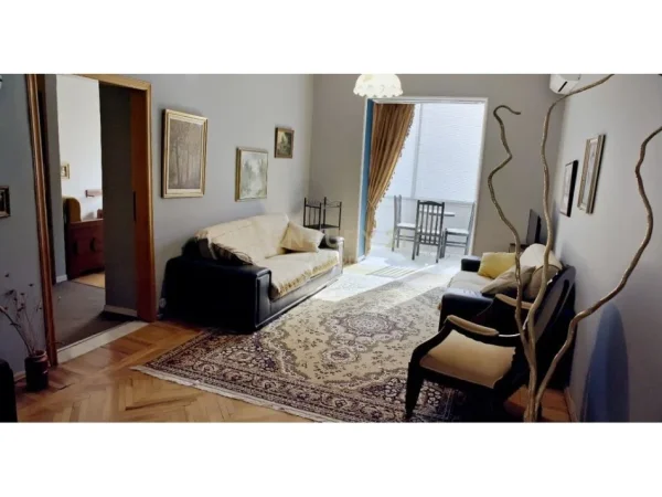 Tirane, jepet me qera apartament 2+1+Aneks+Ballkon Kati 4, 100 m² 730 € (Kafe flora)