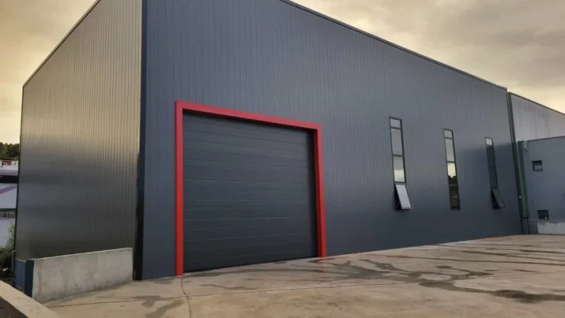 Tirane, jepet me qera magazine Kati 0, 870 m² 2.100 € (vore)