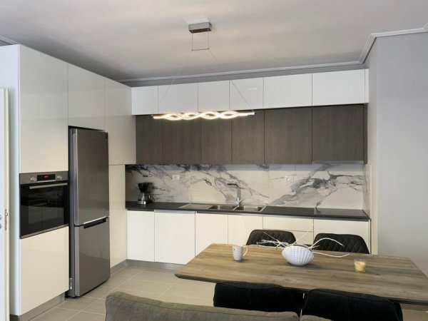 Tirane, jepet me qera apartament 2+1 Kati 4, 90 m² 600 € 