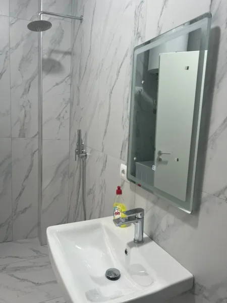 Tirane, shes apartament 2+1+Ballkon Kati 5, 85 m² 115.000 € 