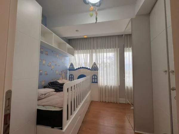 Tirane, jepet me qera apartament 2+1+Aneks+Ballkon Kati 2, 90 m² 800 € 