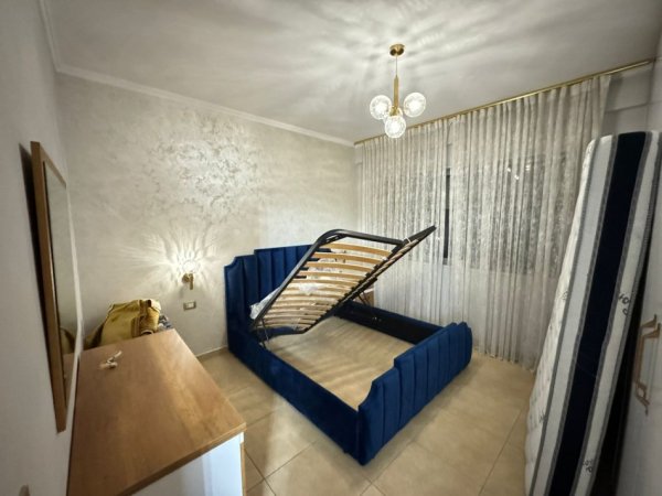 Tirane, jepet me qera apartament 1+1 Kati 3, 