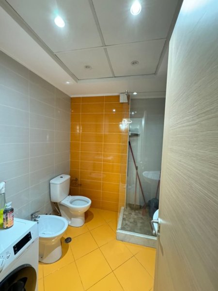 Tirane, jepet me qera apartament 1+1 Kati 3, 