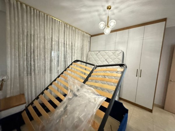 Tirane, jepet me qera apartament 1+1 Kati 3, 