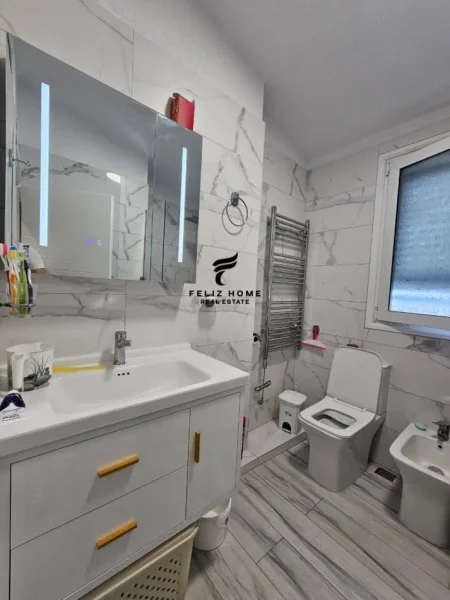 Tirane, jepet me qera apartament 1+1 Kati 6, 75 m² 600 € (KODRA E DIELLIT)