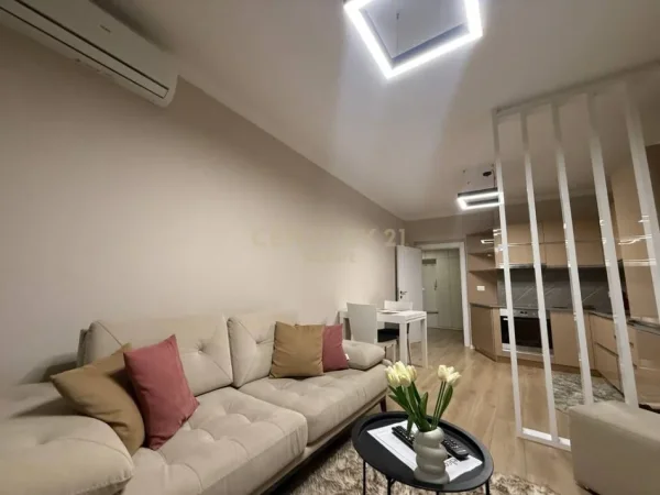 Tirane, jepet me qera apartament 1+1+Aneks+Ballkon Kati 4, 70 m² 850 € 