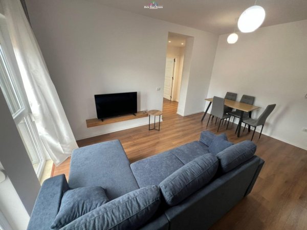 Tirane, jepet me qera apartament 1+1+Ballkon Kati 8, 65 m² 60.000 leke  (shkolla e kuqe)