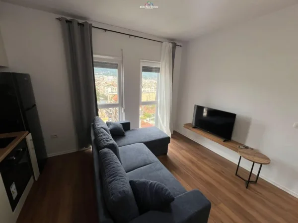 Tirane, jepet me qera apartament 1+1+Ballkon Kati 8, 65 m² 60.000 leke  (shkolla e kuqe)