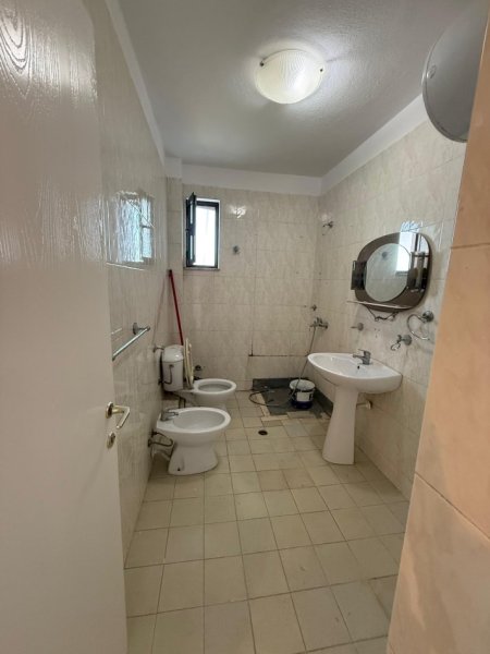 Tirane, shitet apartament 2+1 Kati 5, 81 m² 165.000 € (Ish Fusha Aviacionit)