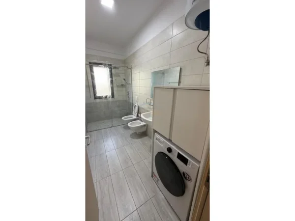 Tirane, jepet me qera apartament 2+1+Ballkon Kati 6, 113 m² 650 € (Green City Residence)