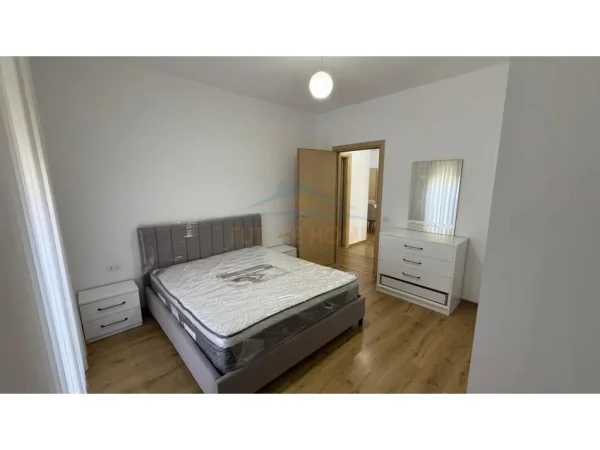 Tirane, jepet me qera apartament 2+1+Ballkon Kati 6, 113 m² 650 € (Green City Residence)