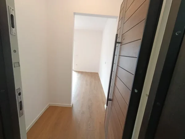 Tirane, shitet apartament 1+1+Aneks+Ballkon Kati 3, 57 m² 118.000 € (Tirana e Re)