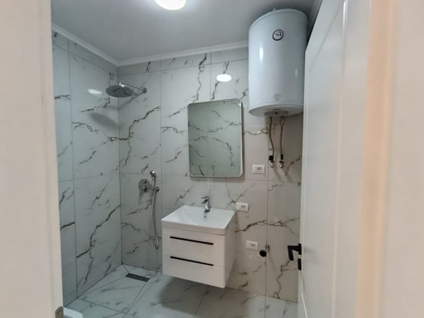 Tirane, shitet apartament 1+1+Aneks+Ballkon Kati 3, 57 m² 118.000 € (Tirana e Re)