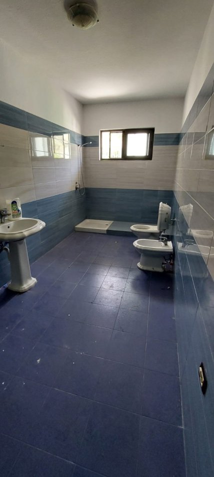 Durres, jepet me qera shtepi 3+1+Ballkon Kati 2, 400 €