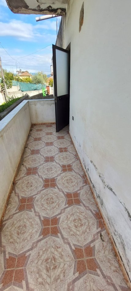 Durres, jepet me qera shtepi 3+1+Ballkon Kati 2, 400 €