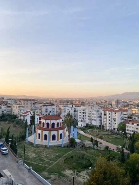 Tirane, shes apartament 1+1 , 78 m² 141.000 € (Kodra e diellit)