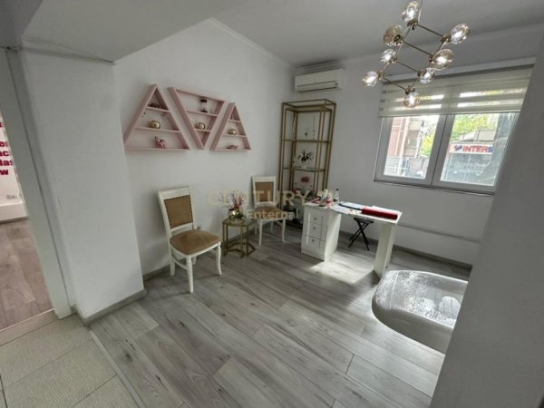 Tirane, jepet me qera zyre Kati 2, 66 m² 800 € (Myslym Shyri)